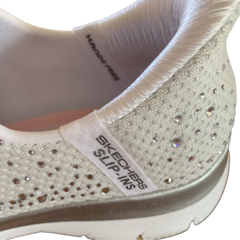 Skechers Women's White Slip-On Athletic Shoe Sz 6 - Picture 6 of 9